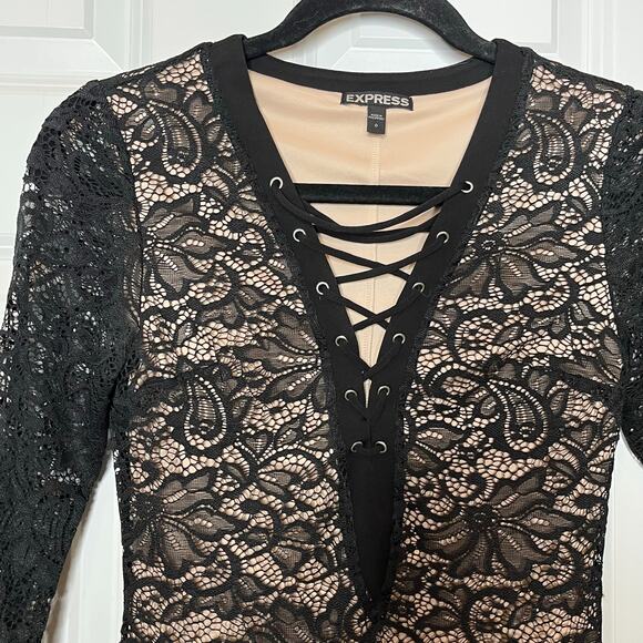 Express Black V Neck Lace Mini Dress Size 0 - Picture 2 of 8